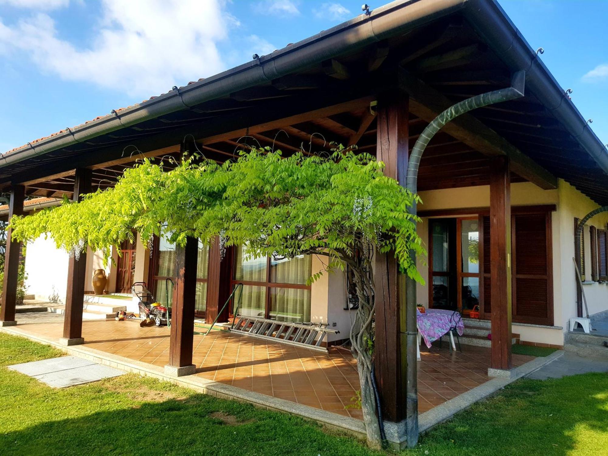 B&B Margot Albavilla Εξωτερικό φωτογραφία