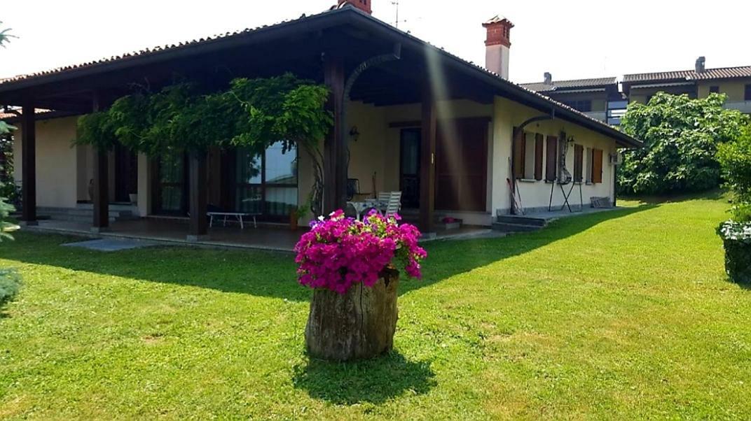 B&B Margot Albavilla Εξωτερικό φωτογραφία